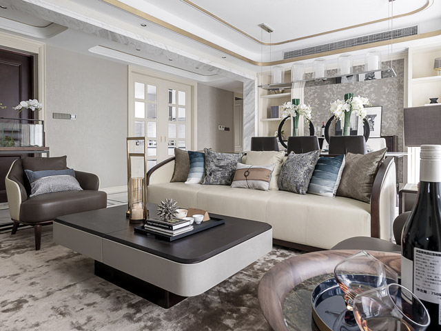 �Ұ�ɫ��ͨ���ؽ�ɫ��׺�������¼�